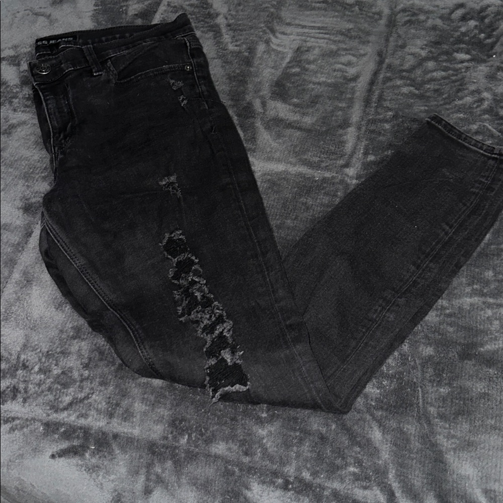 Express Women’s Black Distressed Skinny Jeans
